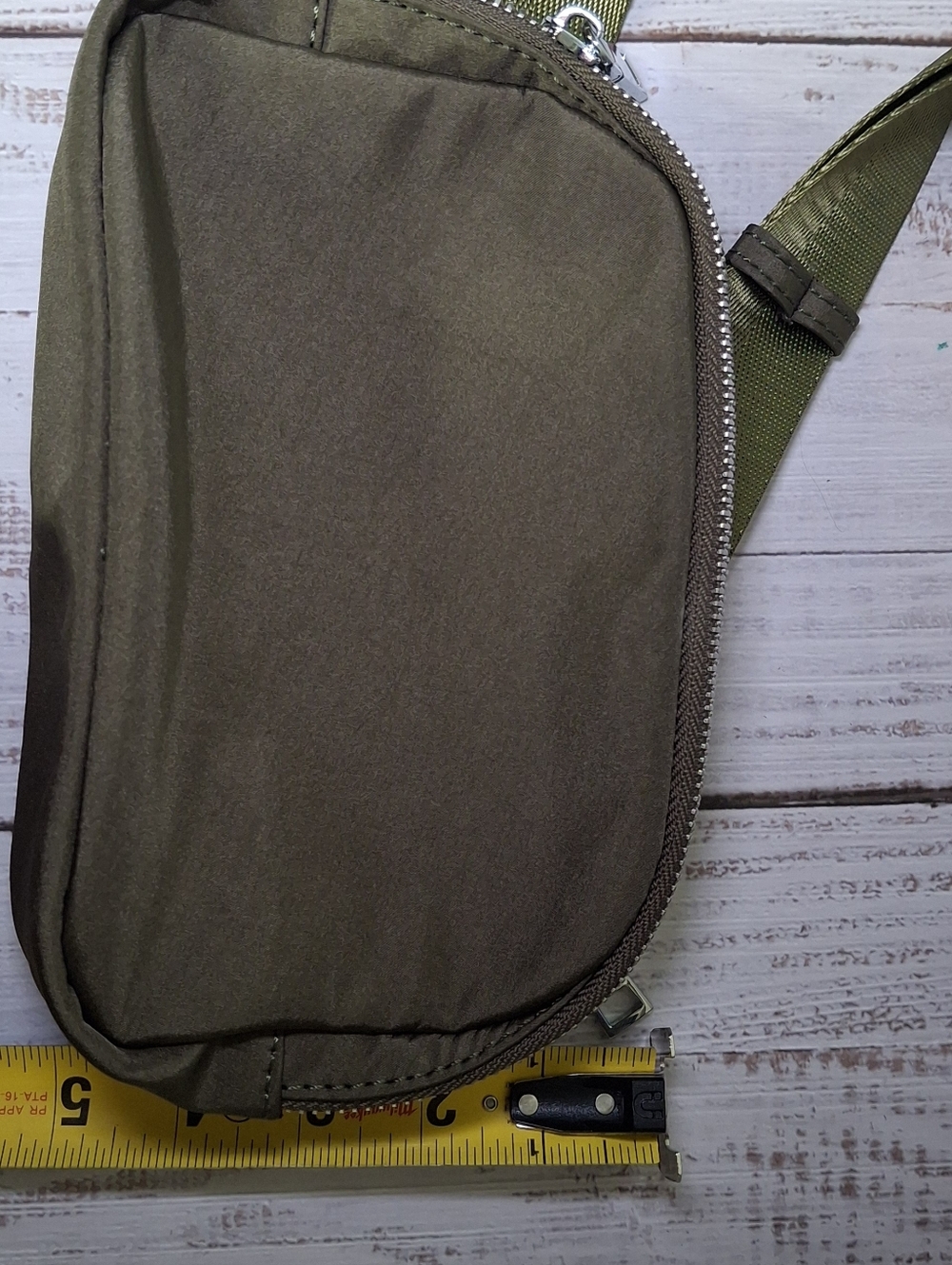 Madison West Belt Bag Crossbody Green Travel Festival Activewear - Picture 5 of 8